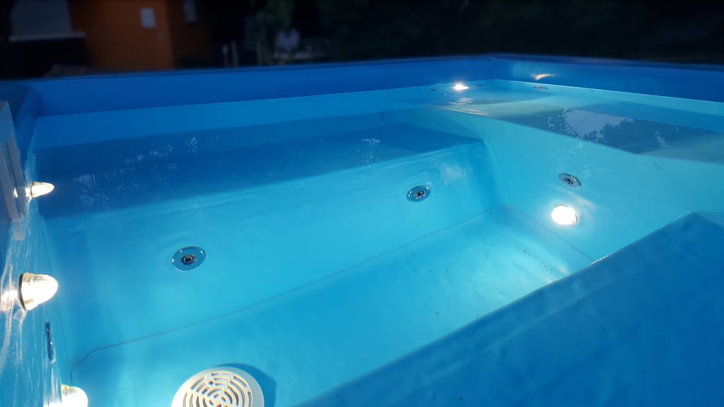 Pool beleuchtet Pool beleuchtet