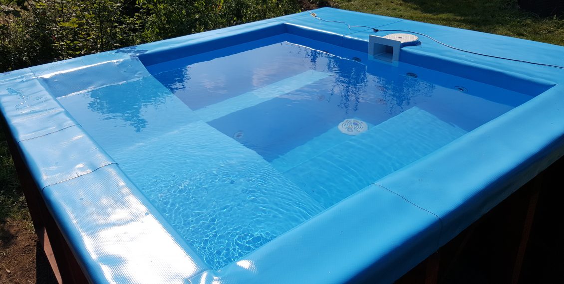 Pool tagsüber