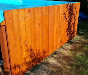 Pool mit Seitenverkleidung